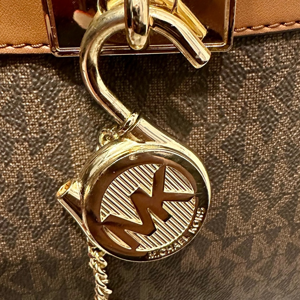 Michael Kors Hamilton Medium Logo Satchel (preloved) - Picture 12 of 14